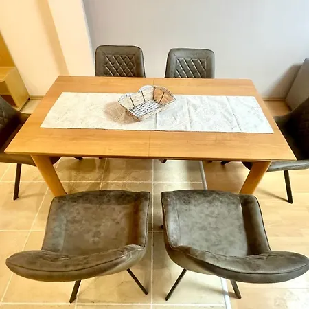 Bratanov Avenue Center דירה